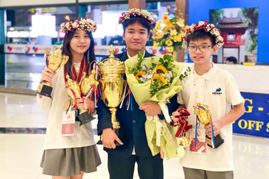 Ba học sinh Hà Nội vô địch vòng thi toàn cầu World Scholar's Cup 2022
