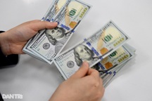 Giá USD ngân hàng tăng vọt, tiến sát 24.500 đồng