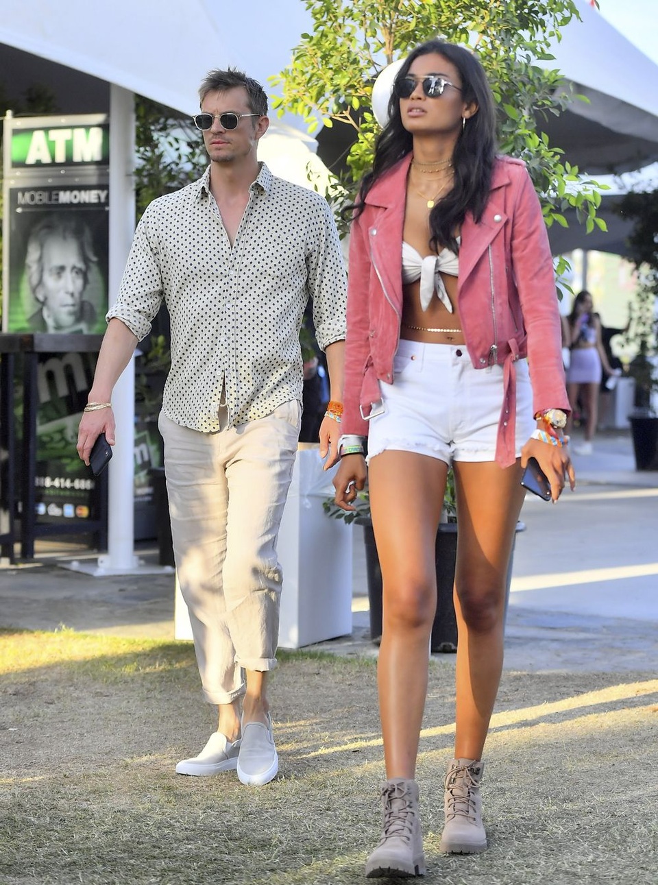 Bạn trai U50 cầu hôn siêu mẫu 9X Kelly Gale - 3 Bạn trai U50 cầu hôn siêu mẫu 9X Kelly Gale - 3