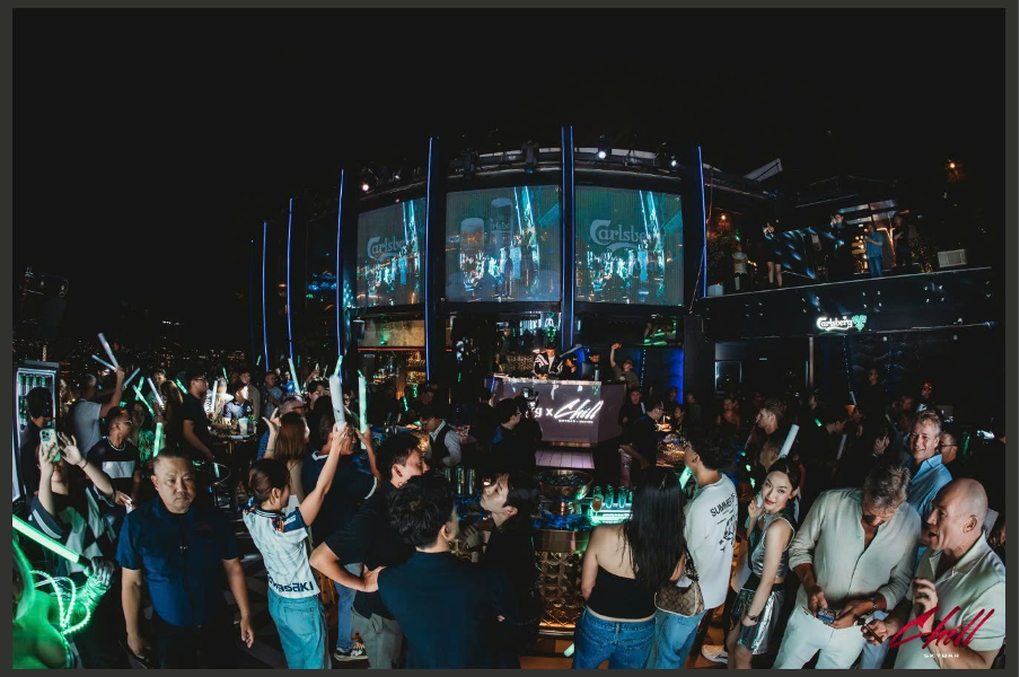 Carlsberg Smooth mang chất bia êm mượt đến điểm hẹn hội ngộ thành thị - 4 Carlsberg Smooth mang chất bia êm mượt đến điểm hẹn hội ngộ thành thị - 4