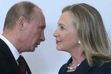 Putin chê bà Clinton “yếu ớt”