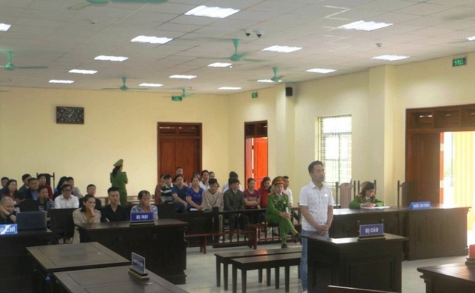 Ra toà xét xử vụ bị bạn lừa bán xe ô tô tiền tỷ, diễn viên Lưu Đê Ly bị tố nói tục, xưng mày - tao - Ảnh 2. Ra toà xét xử vụ bị bạn lừa bán xe ô tô tiền tỷ, diễn viên Lưu Đê Ly bị tố nói tục, xưng mày - tao - Ảnh 2.