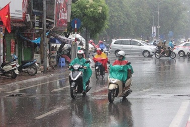 Hà Nội mưa lạnh, nhiệt độ thấp nhất 20 độ C