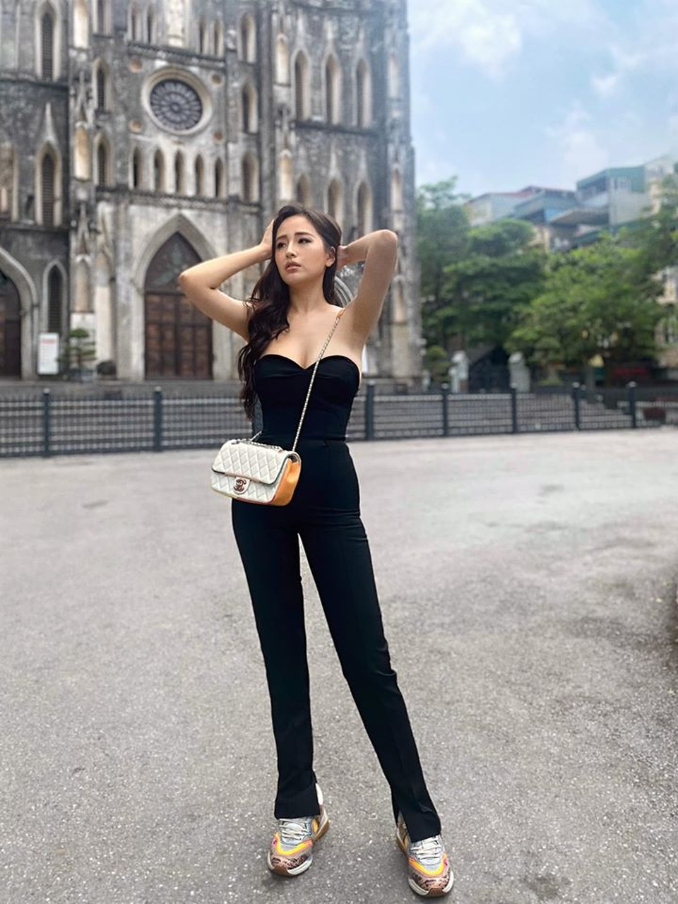 Hoa hậu Mai Phương Thuý, Ngọc Hân táo bạo bất ngờ với ảnh áo tắm, bán nude - 10 Hoa hậu Mai Phương Thuý, Ngọc Hân táo bạo bất ngờ với ảnh áo tắm, bán nude - 10