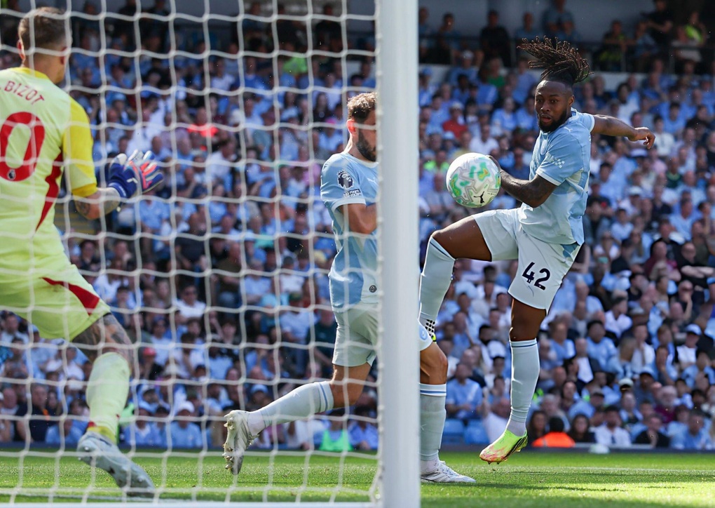 Man City thua ngược Aston Villa trong ngày chia tay HLV Guardiola - 2
