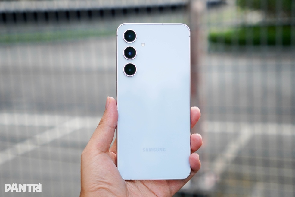 Trải nghiệm camera Galaxy S24 FE: Nhiều tính năng, hỗ trợ AI chỉnh sửa ảnh - 14 Trải nghiệm camera Galaxy S24 FE: Nhiều tính năng, hỗ trợ AI chỉnh sửa ảnh - 14