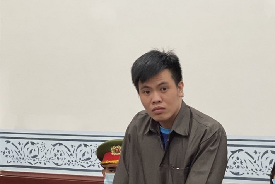 Nam thanh niên lừa tiền, đoạt thân xác của gái bán dâm - 1 Nam thanh niên lừa tiền, đoạt thân xác của gái bán dâm - 1