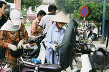 Ai kiểm soát chất lượng xăng?