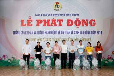 Mcredit đồng hành cùng công nhân ba miền