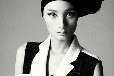 Lê Thuý hóa búp bê cá tính