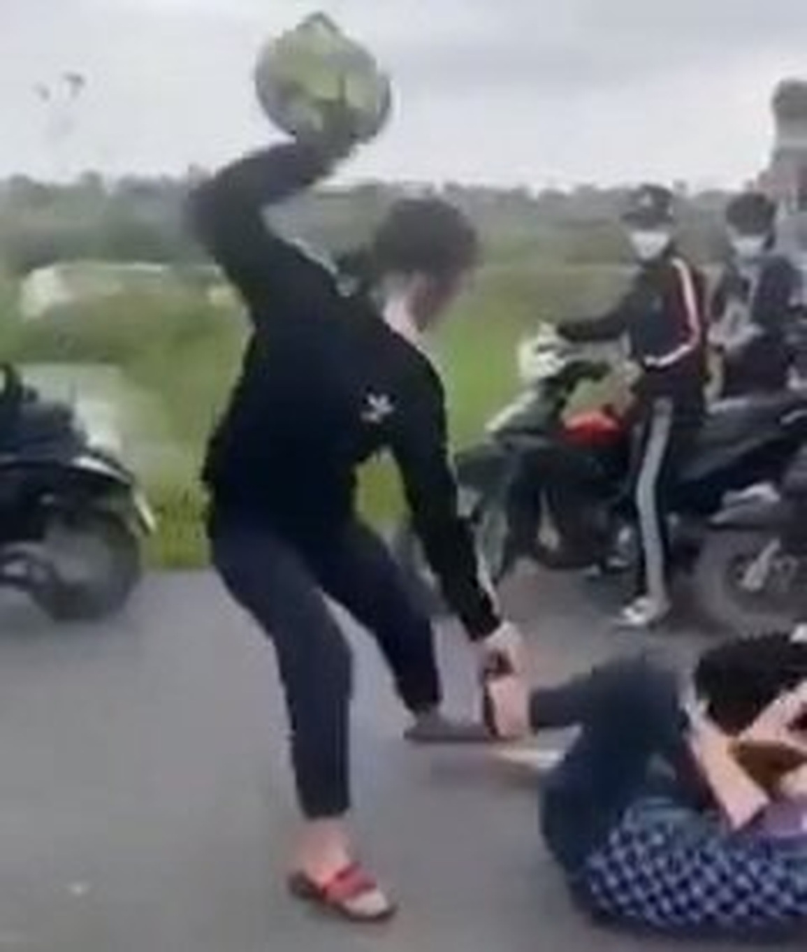Hải Phòng chỉ đạo xử lý nghiêm vụ nữ sinh bị đánh hội đồng dã man - 2 Hải Phòng chỉ đạo xử lý nghiêm vụ nữ sinh bị đánh hội đồng dã man - 2