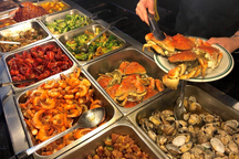 Sợ bị phạt nặng, khách Trung Quốc trút vội đồ ăn thừa sang nồi lẩu người lạ