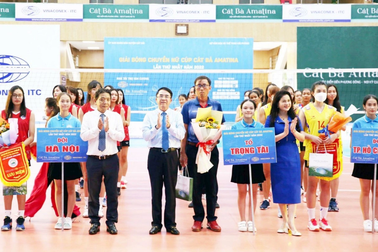 Khai mạc giải bóng chuyền nữ Cúp Cát Bà Amatina 2022