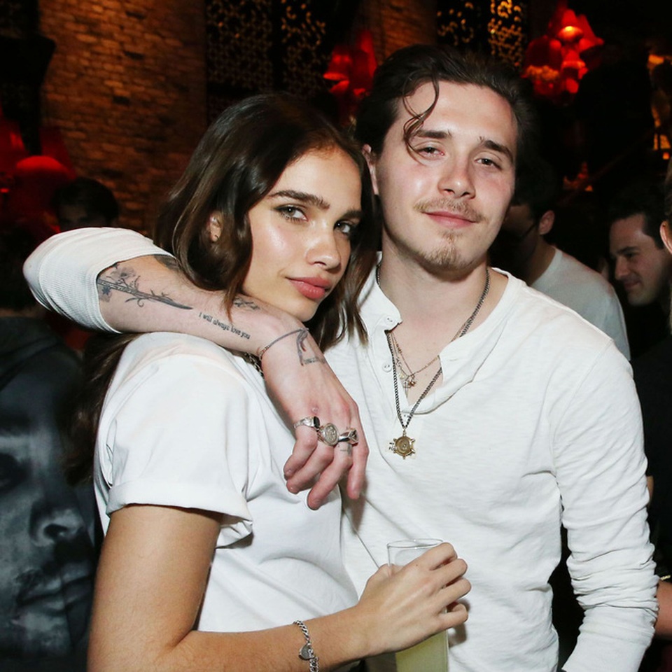 Brooklyn Beckham tình tứ hôn bạn gái mới - 8 Brooklyn Beckham tình tứ hôn bạn gái mới - 8