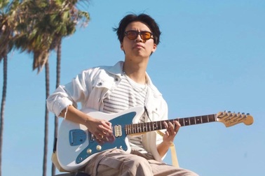 Con trai trưởng nhóm Bức Tường: Không dựa vào cha, tự lập nghiệp ở Mỹ