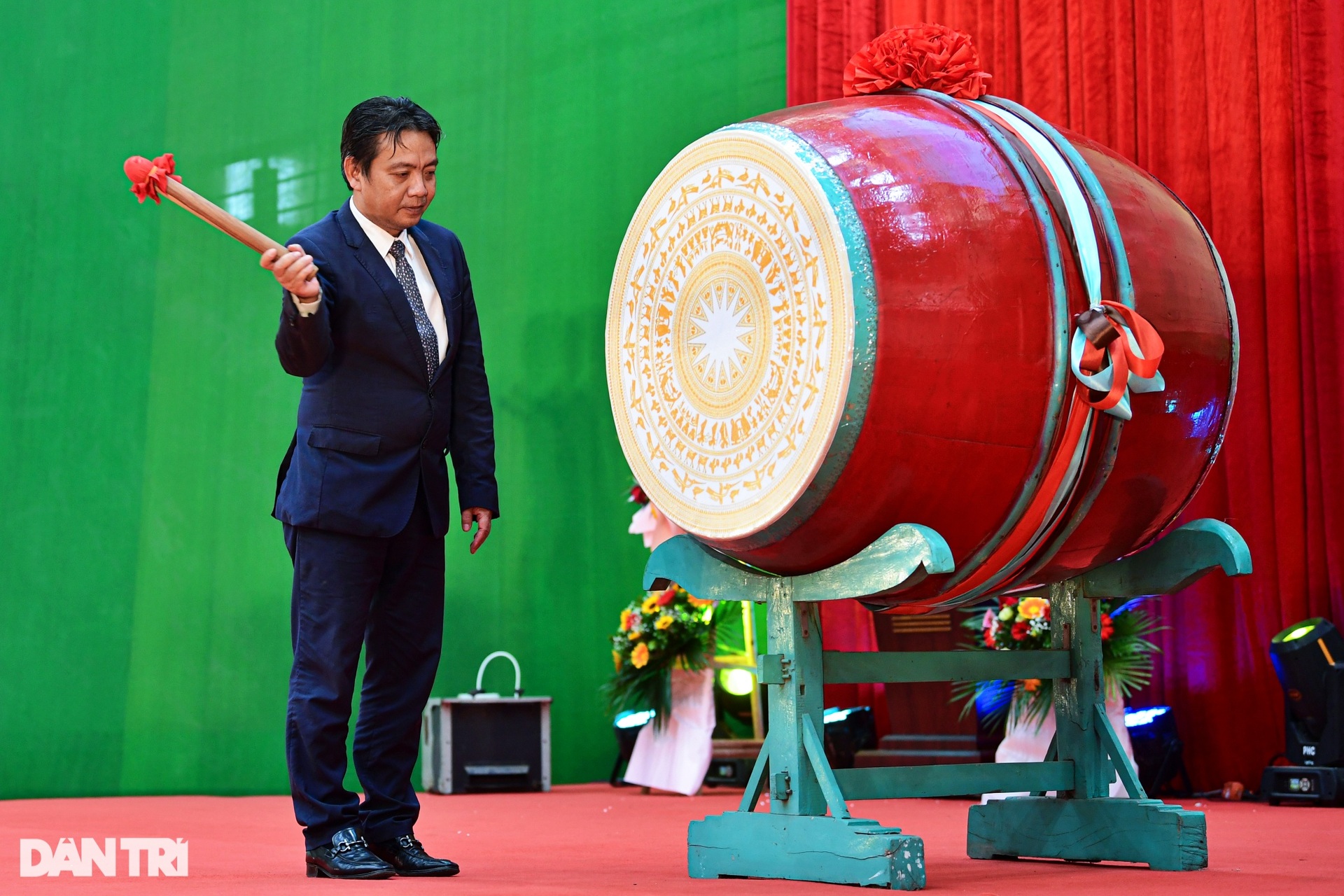 Kỷ lục gia Linh Na cùng loạt VĐV kiện tướng dự khai giảng Đại học TDTT - 13 Kỷ lục gia Linh Na cùng loạt VĐV kiện tướng dự khai giảng Đại học TDTT - 13