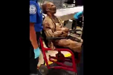 Nhân viên sân bay giật mình “đụng độ” xác khô