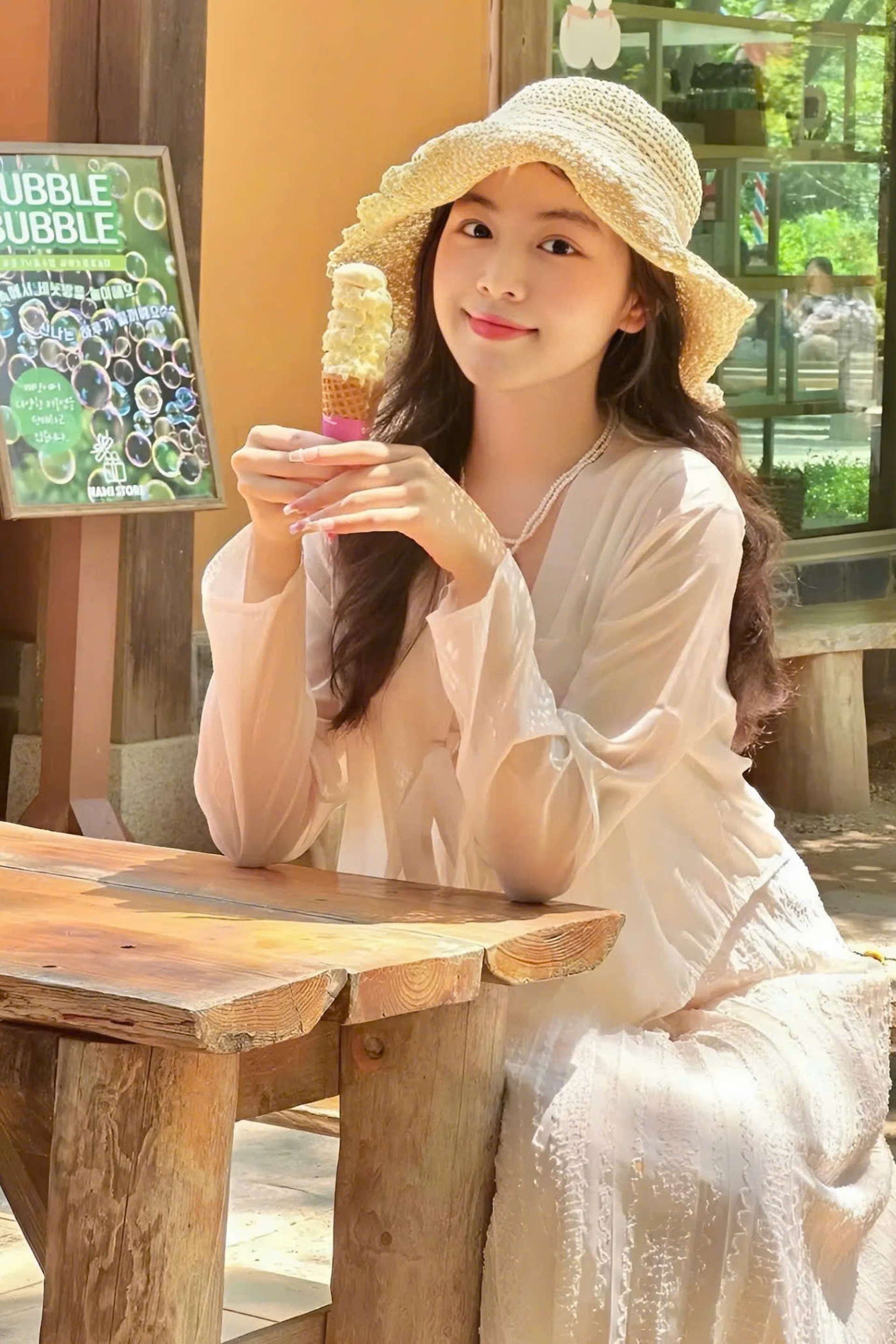 Phong cách tiểu thư nhà giàu của Lọ Lem - con gái diễn viên Quyền Linh - 8