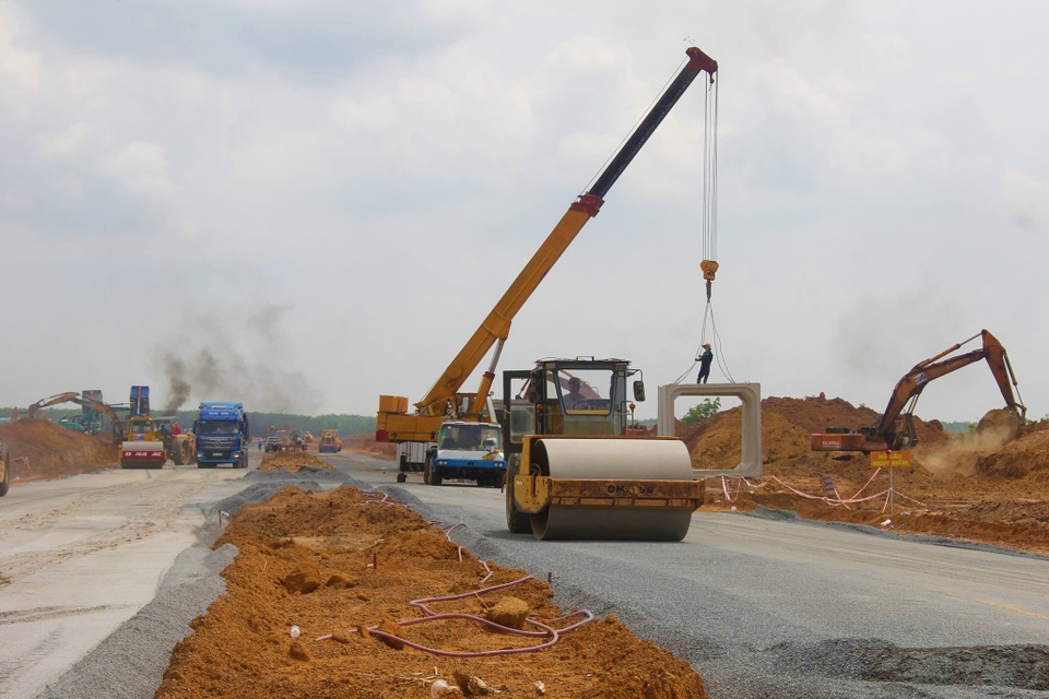 Cận cảnh thi công hối hả tại khu tái định cư sân bay Long Thành - 3 Cận cảnh thi công hối hả tại khu tái định cư sân bay Long Thành - 3