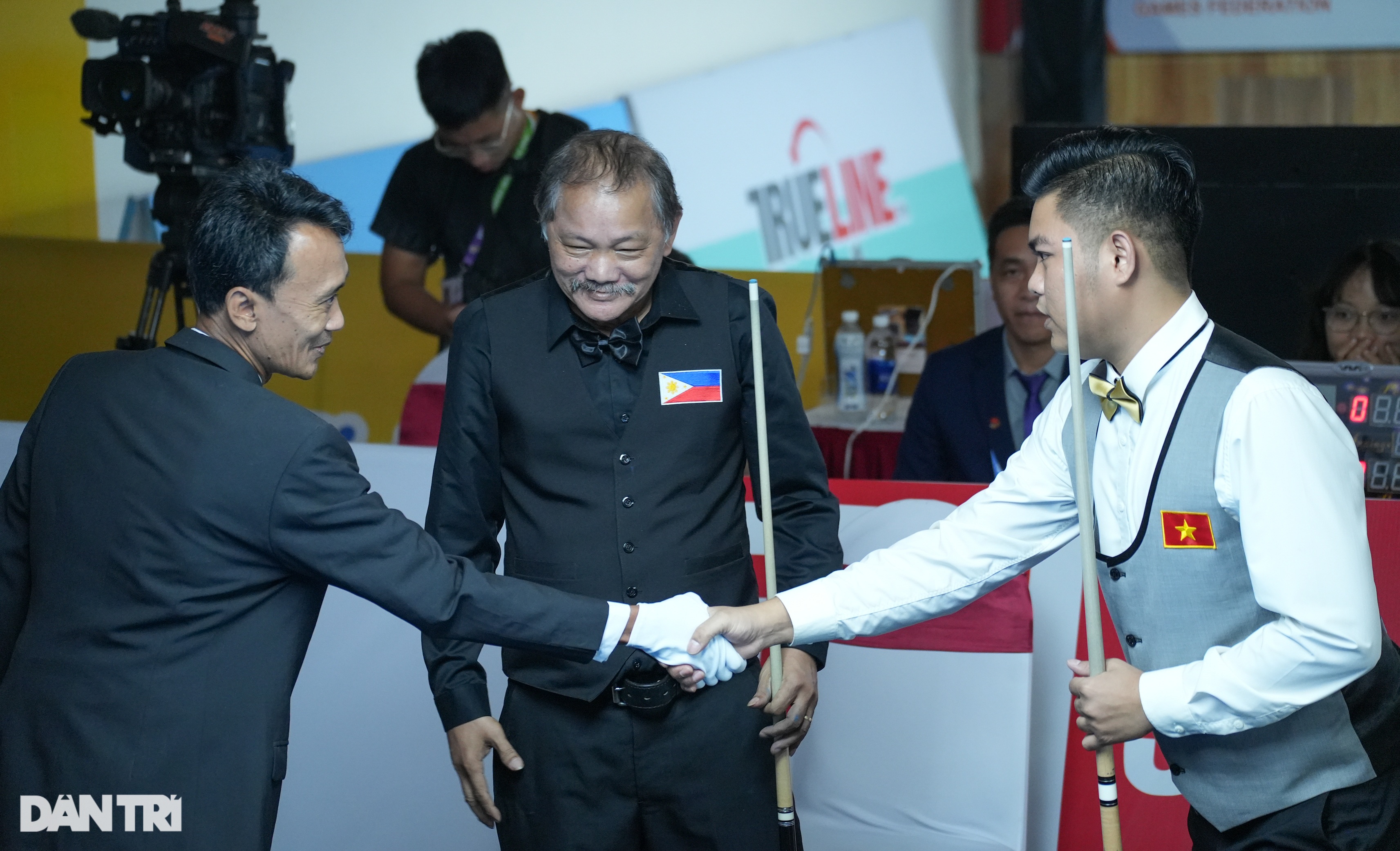 Khoảnh khắc huyền thoại Efren Reyes thua cơ thủ Việt Nam tại SEA Games 31 - 1 Khoảnh khắc huyền thoại Efren Reyes thua cơ thủ Việt Nam tại SEA Games 31 - 1