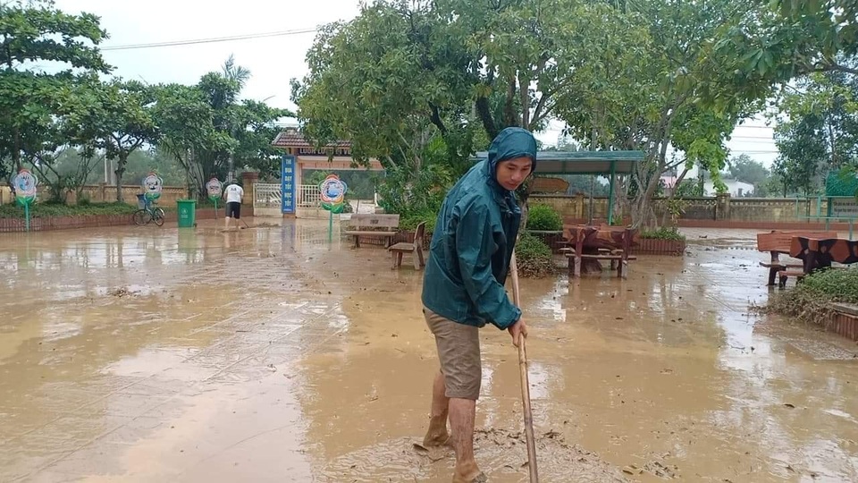 Quảng Trị: Trường học ngập sâu, toàn ngành giáo dục thiệt hại 9,5 tỷ đồng - 4 Quảng Trị: Trường học ngập sâu, toàn ngành giáo dục thiệt hại 9,5 tỷ đồng - 4