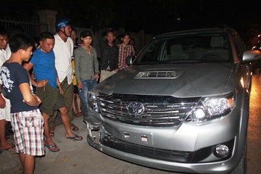 Tài xế “sặc” hơi men lái xe không biển số làm loạn trên phố