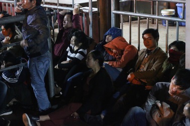 “Màn trời chiếu đất” ở đền Trần