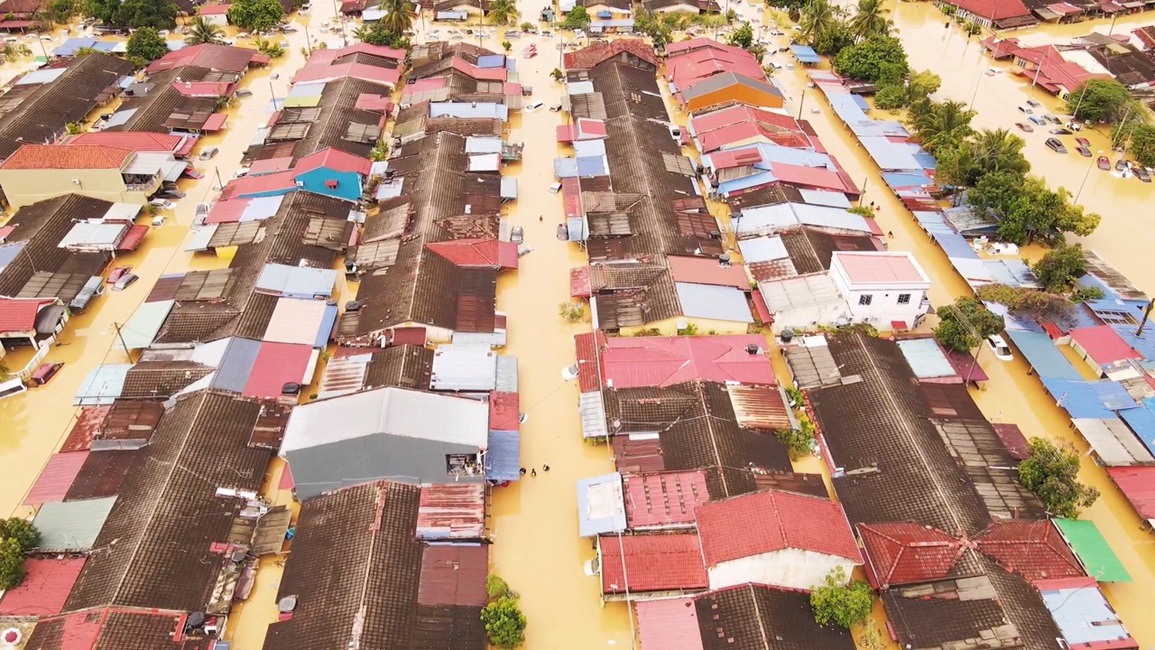 Lũ lụt tồi tệ nhất trong nhiều năm, 30.000 người Malaysia phải di tản - 3 Lũ lụt tồi tệ nhất trong nhiều năm, 30.000 người Malaysia phải di tản - 3