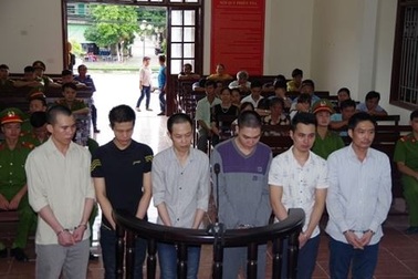 Bị vây bắt, trùm ma túy uống thuốc độc tự vẫn bất thành