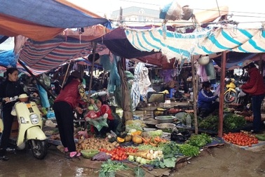 Giá thực phẩm tăng mạnh sau đợt mưa ẩm kéo dài 