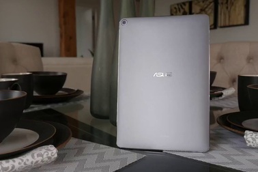 Thực tế Asus ZenPad 3S 10 - Đối thủ cạnh tranh iPad Air 2 trên thị trường