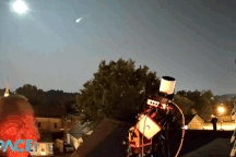 Video nổi bật tuần qua: Vật thể lạ vụt sáng trên bầu trời đêm trăng tròn