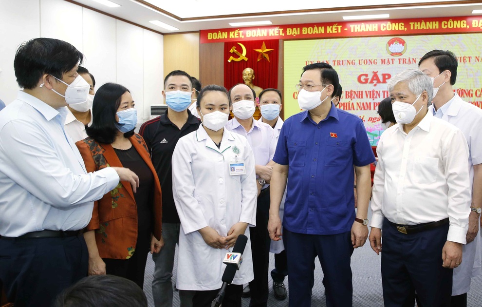 Chủ tịch Quốc hội: Ngành y đặt lợi ích quốc gia, dân tộc lên trên hết - 1 Chủ tịch Quốc hội: Ngành y đặt lợi ích quốc gia, dân tộc lên trên hết - 1