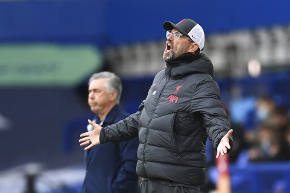 Everton 2-2 Liverpool: Màn rượt đuổi quyết liệt - 10 Everton 2-2 Liverpool: Màn rượt đuổi quyết liệt - 10