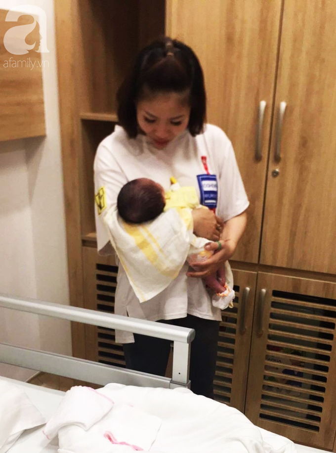 Bé gái sơ sinh ở Lâm Đồng bị mẹ bỏ trong bọc xốp treo trên cây 3 ngày, mũi có dòi không thể phát triển bình thường - Ảnh 7. Bé gái sơ sinh ở Lâm Đồng bị mẹ bỏ trong bọc xốp treo trên cây 3 ngày, mũi có dòi không thể phát triển bình thường - Ảnh 7.