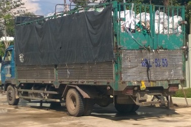 Đưa rác thải công nghiệp từ Bình Dương về Đồng Nai đổ trộm
