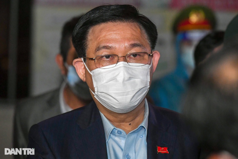 Bí thư Hà Nội Vương Đình Huệ thăm hỏi động viên trường tiểu học Xuân Phương - 3 Bí thư Hà Nội Vương Đình Huệ thăm hỏi động viên trường tiểu học Xuân Phương - 3