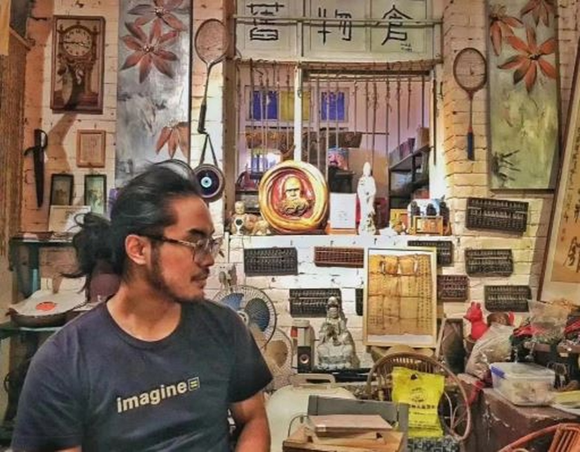 Lạ lùng anh chàng 7 năm không mua quần áo mới, bới thùng rác tìm đồ - 1 Lạ lùng anh chàng 7 năm không mua quần áo mới, bới thùng rác tìm đồ - 1