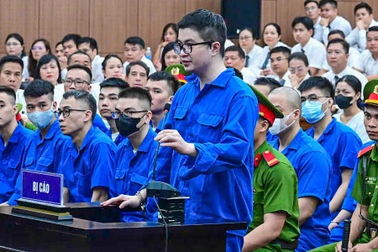 Bố Mr Pips khai rút 97 tỷ đồng nhờ người thân giấu sau khi con bị bắt