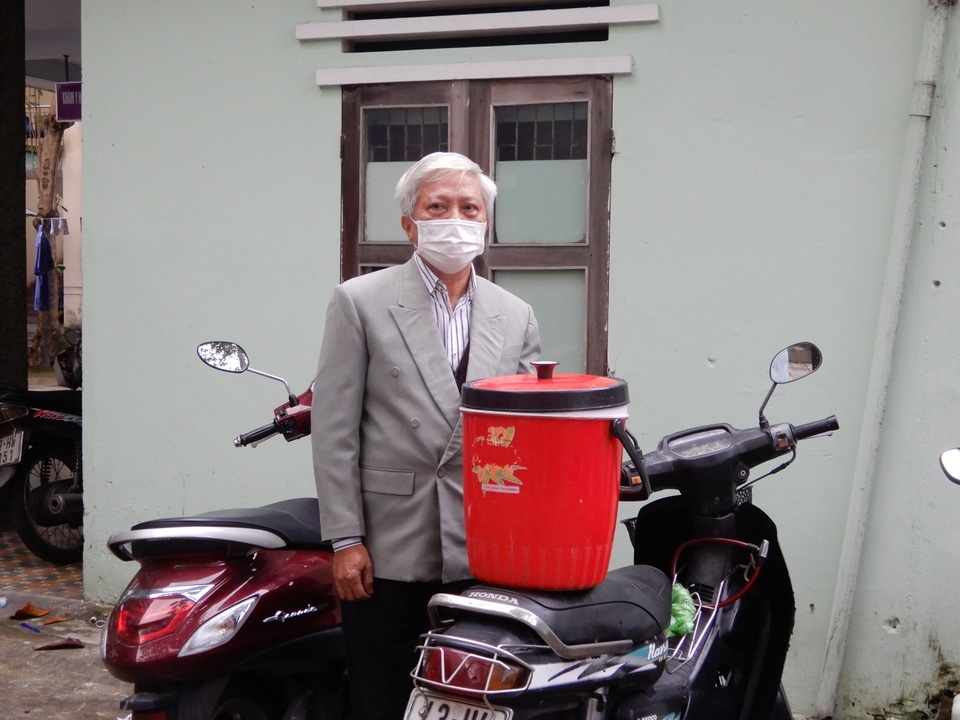 Vợ chồng già, nồi cháo từ thiện hơn 20 năm và những bệnh nhân nghèo - 5