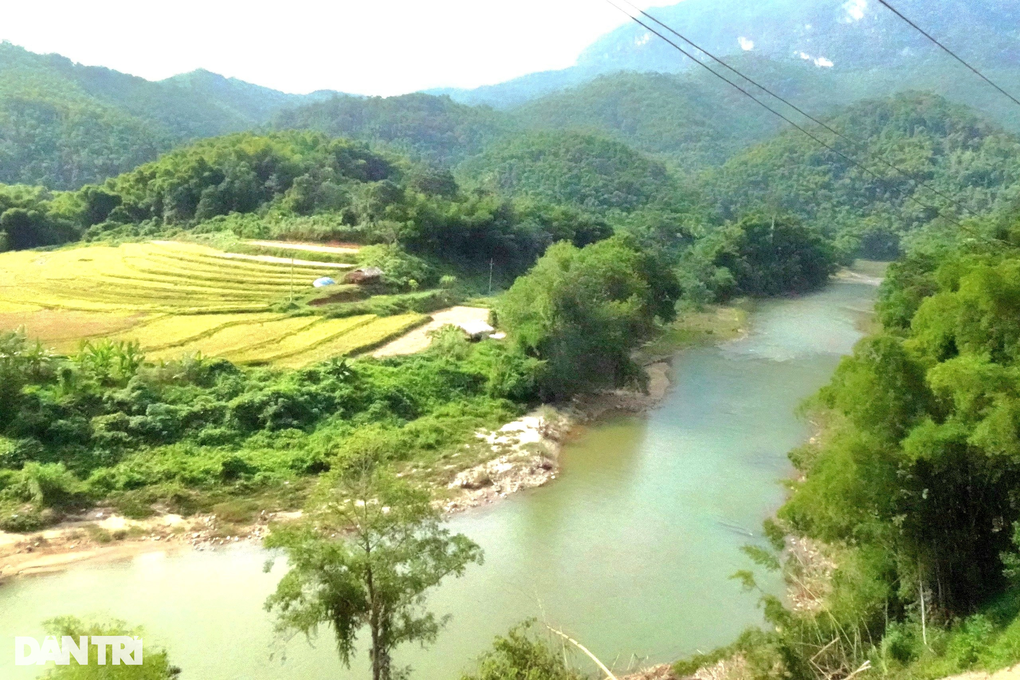 Người chết đi bè mảng đến nghĩa trang ở Thanh Hóa - 3 Người chết đi bè mảng đến nghĩa trang ở Thanh Hóa - 3