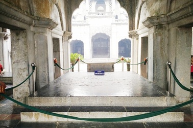 Sập đá “khổng lồ” trong ngôi thánh đường 120 năm tuổi