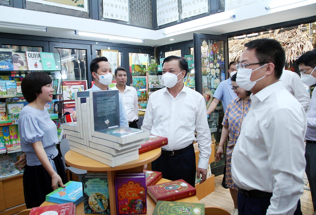 Phố Sách Hà Nội hồi sinh, trở thành điểm đến văn hóa hấp dẫn - 1 Phố Sách Hà Nội hồi sinh, trở thành điểm đến văn hóa hấp dẫn - 1