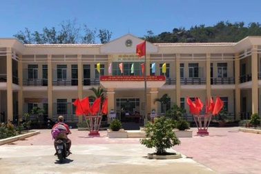 Nhân viên mắc Covid-19, 31 cán bộ UBND xã phải cách ly ngay tại cơ quan