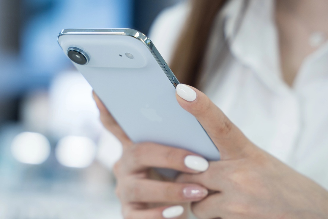 Đánh giá iPhone Air: Người dùng phải đổi gì lấy vẻ đẹp “siêu mỏng”?