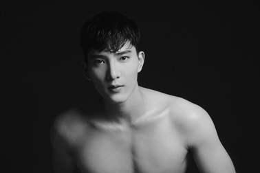 Nam người mẫu 9X chia sẻ cách giữ dáng tại nhà mùa dịch