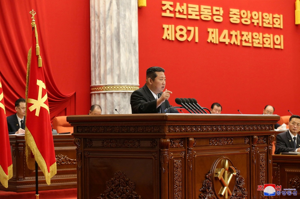 Ông Kim Jong-un xuất hiện với ngoại hình gầy chưa từng thấy - 4 Ông Kim Jong-un xuất hiện với ngoại hình gầy chưa từng thấy - 4