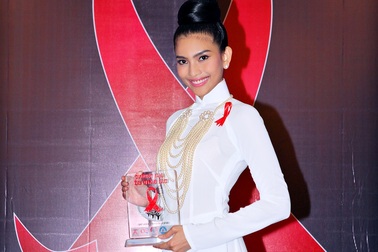 Trương Thị May bất ngờ khi đoạt giải thưởng Dải băng đỏ