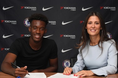 Chelsea ký hợp đồng dài hạn giữ chân tài năng trẻ Hudson-Odoi