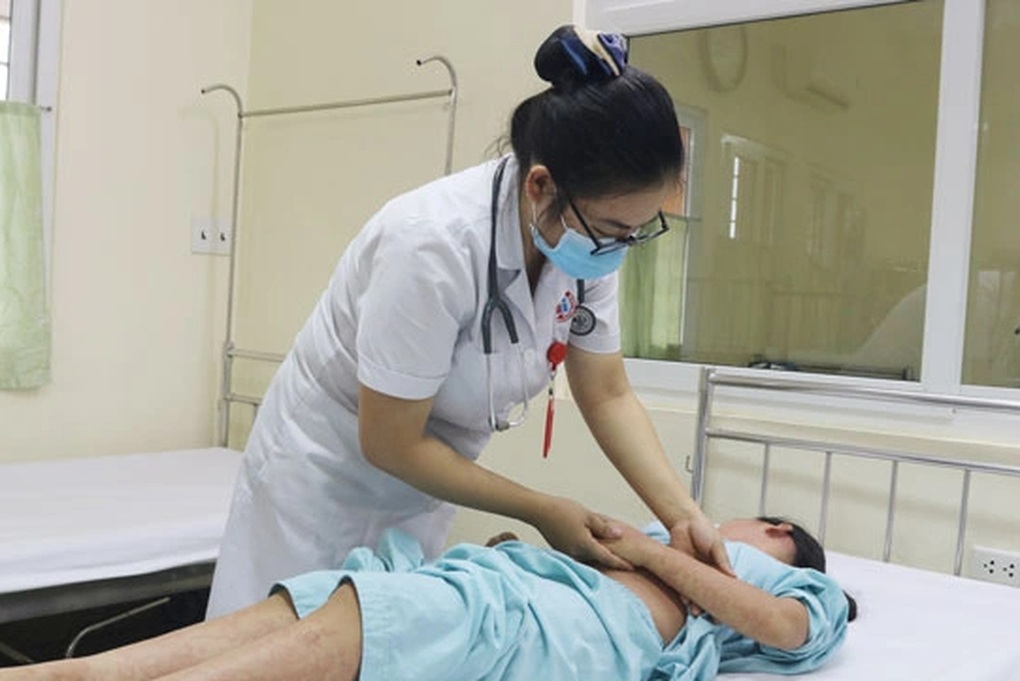 Bé 12 tuổi nhập viện sau khi ăn đặc sản cù kỳ - 1